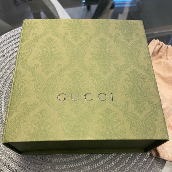 Gucci used belt with bag and box size 110 in great condition worn twice and real - Picture 8 of 10